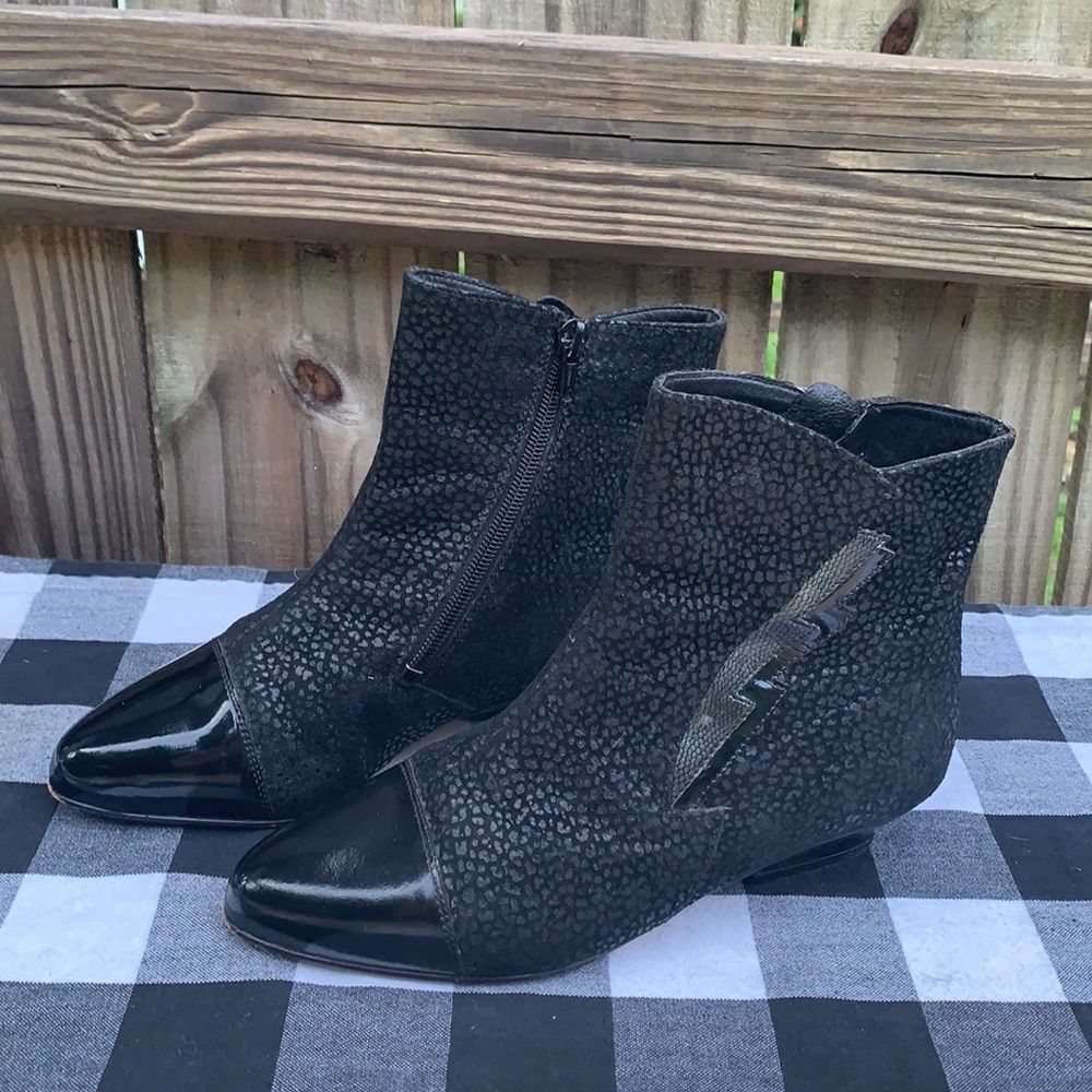 Vintage animal print suede booties, size 25/7.5